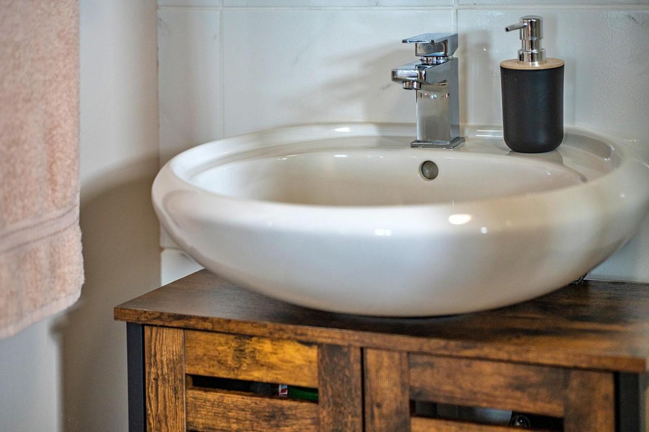 Finest Retreats - Trevoya Cabin Launceston Bagian luar foto